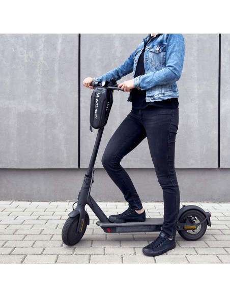 Vandeniui atsparus paspirtuko rankenos krepšys, 3L juodas