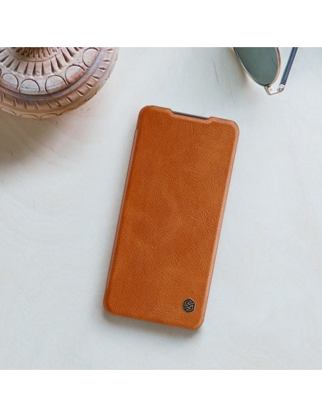 Nillkin Qin odinis dėklas Samsung Galaxy A72 4G rudas Nillkin Qin odinis dėklas Samsung Galaxy A72 4G rudas