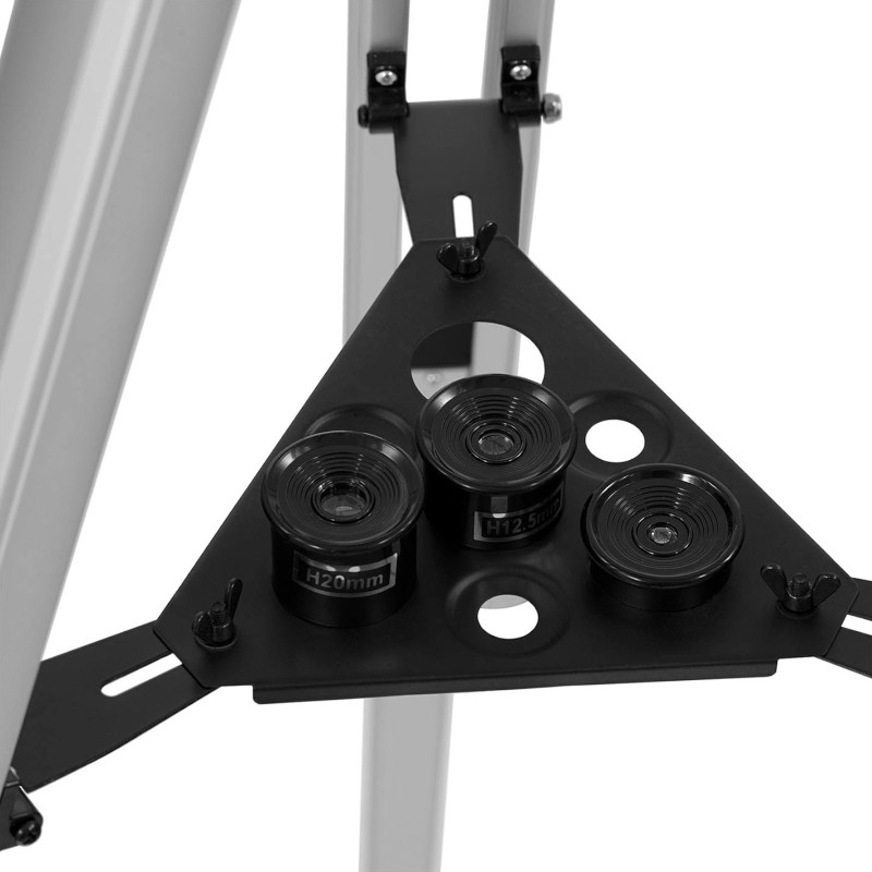 Astronominis refraktorinis teleskopas, skirtas 900 mm skersmens žvaigždžių stebėjimui. 70 mm