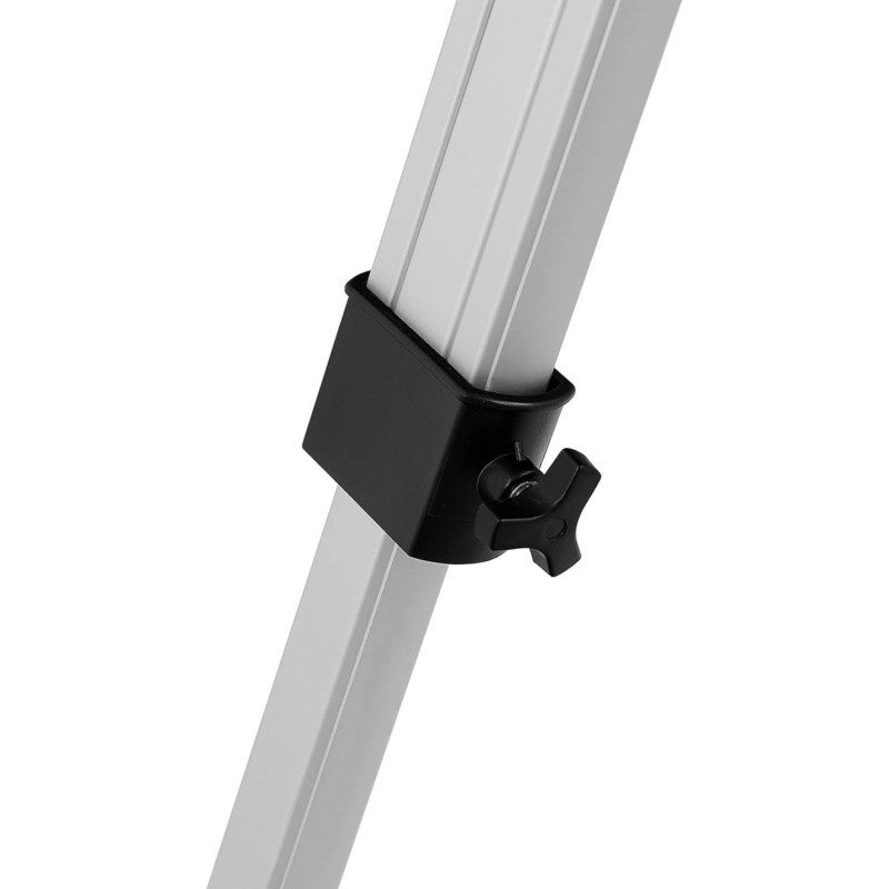 Astronominis refraktorinis teleskopas, skirtas 900 mm skersmens žvaigždžių stebėjimui. 70 mm