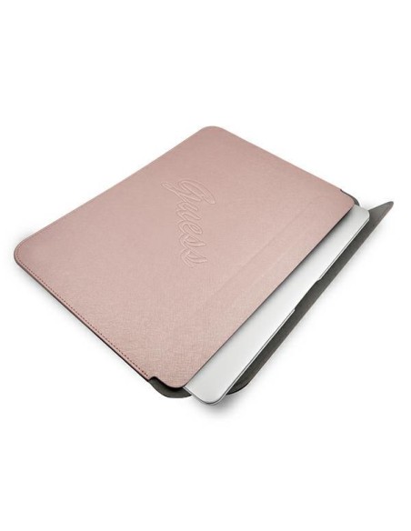 Guess Saffiano Script dangtelis 13" nešiojamam kompiuteriui – rožinis Guess Saffiano Script dangtelis 13" nešiojamam kompiuteriui – rožinis