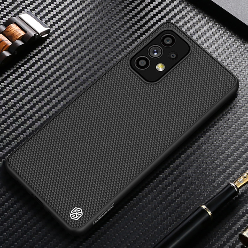 Nillkin Textured Case tvirtas sustiprintas dėklas su gelio rėmeliu ir nailonine nugara, skirta Samsung Galaxy A73 juodai