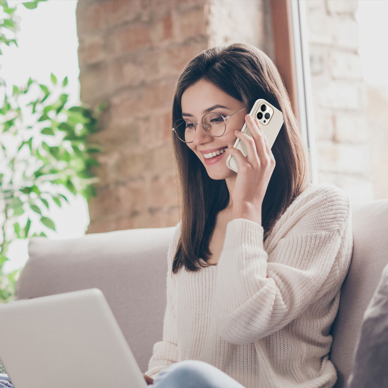 Dux Ducis Roma odinis dėklas iPhone 13 Pro Max elegantiškas dangtelis pagamintas iš natūralios odos baltos spalvos