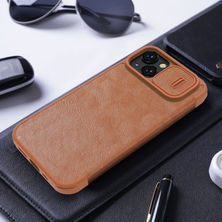 Nillkin Qin Leather Pro Case iPhone 14 Plus fotoaparato dangtelio dėklo dangtelio atverčiamas dėklas raudonas