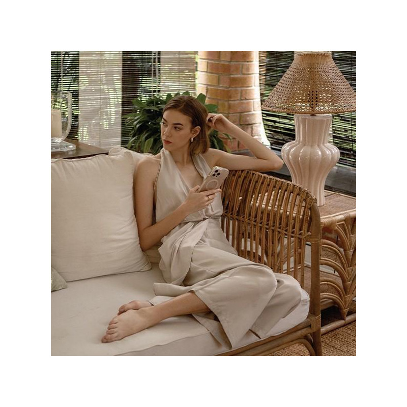 Uniq Coehl Lumino dėklas, skirtas iPhone 14 Pro - sidabrinis