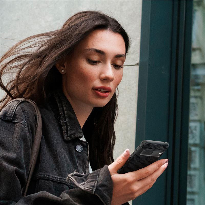 Spigen Liquid Air dėklas, skirtas Google Pixel 7 – matinė juoda