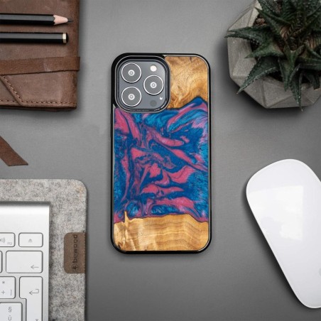 Medinis ir dervos dėklas skirtas iPhone 13 Pro Bewood Unique Vegas - rožinė ir mėlyna Medinis ir dervos dėklas skirtas iPhone 13 Pro Bewood Unique Vegas - rožinė ir mėlyna
