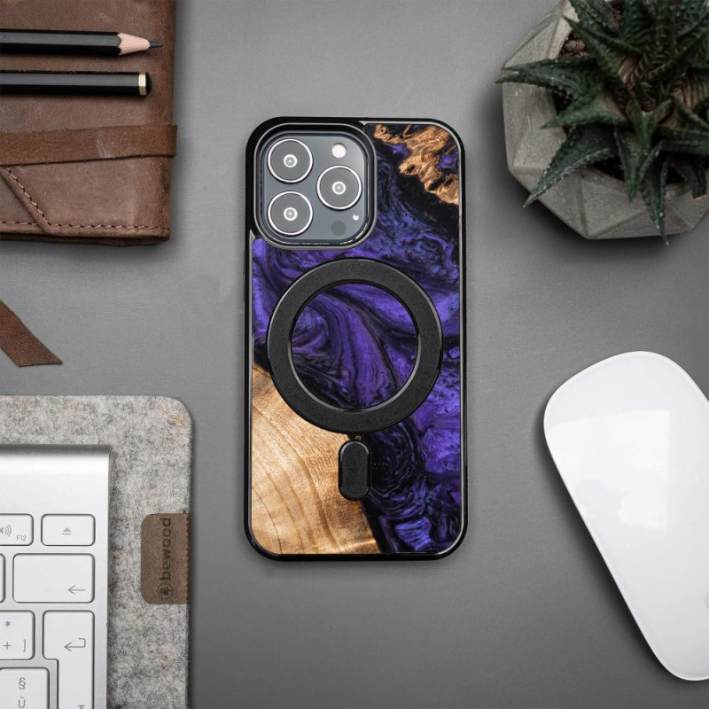 Medinis ir dervos dėklas skirtas iPhone 13 Pro MagSafe Bewood Unique Violet - violetinė ir juoda