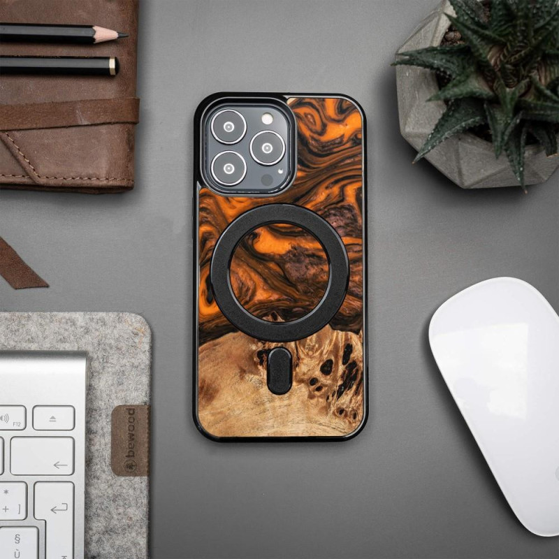 Medinis ir dervos dėklas iPhone 13 Pro MagSafe Bewood Unique Orange - oranžinė ir juoda