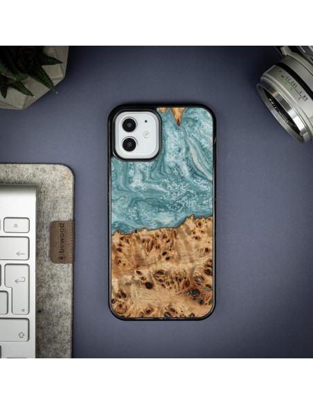 Medinis ir dervos dėklas skirtas iPhone 12/ 12 Pro Bewood Unique Uranus - mėlyna ir balta Medinis ir dervos dėklas skirtas iPhone 12/ 12 Pro Bewood Unique Uranus - mėlyna ir balta