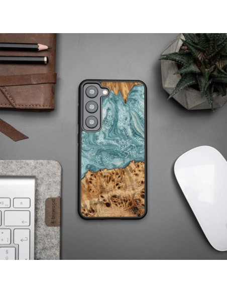 Medinis ir dervos dėklas Samsung Galaxy S23 Bewood Unique Uranus - mėlynos ir baltos spalvos Medinis ir dervos dėklas Samsung Galaxy S23 Bewood Unique Uranus - mėlynos ir baltos spalvos