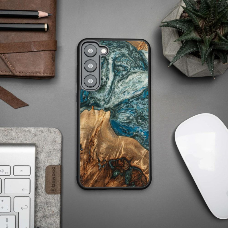 Medinis ir dervos dėklas Samsung Galaxy S23 Plus Bewood Unique Planet Earth - mėlynai žalias