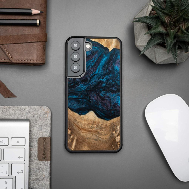 Medinis ir dervos dėklas, skirtas Samsung Galaxy S22 Bewood Unique Neptun - tamsiai mėlyna ir juoda