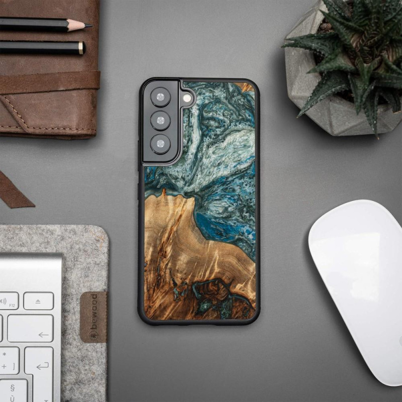 Medinis ir dervos dėklas Samsung Galaxy S22 Bewood Unique Planet Earth - mėlynai žalias