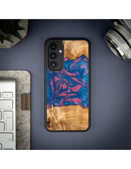 Medinis ir dervos dėklas Samsung Galaxy A54 5G Bewood Unique Vegas - rožinė ir mėlyna Medinis ir dervos dėklas Samsung Galaxy A54 5G Bewood Unique Vegas - rožinė ir mėlyna
