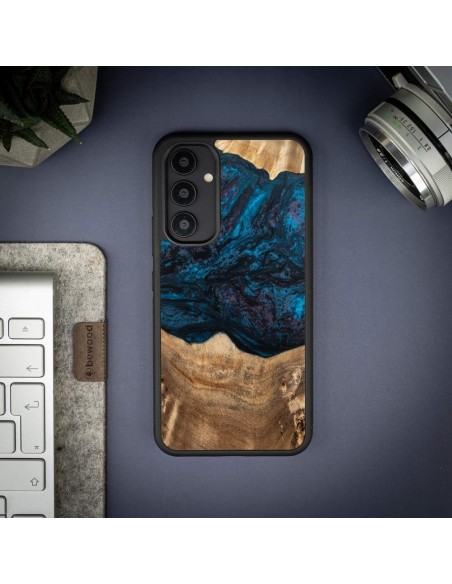 Medinis ir dervos dėklas, skirtas Samsung Galaxy A54 5G Bewood Unique Neptun - tamsiai mėlyna ir juoda Medinis ir dervos dėklas, skirtas Samsung Galaxy A54 5G Bewood Unique Neptun - tamsiai mėlyna ir juoda
