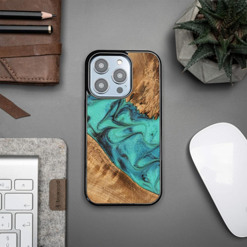Medinis ir dervos dėklas iPhone 15 Pro Bewood Unique Turquoise - turkis ir juodas