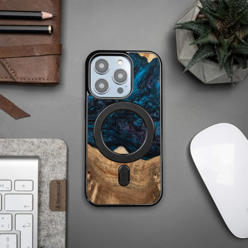 Medinis ir dervos dėklas skirtas iPhone 15 Pro MagSafe Bewood Unique Neptun - tamsiai mėlyna ir juoda
