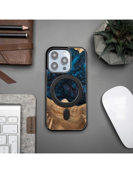 Medinis ir dervos dėklas skirtas iPhone 15 Pro MagSafe Bewood Unique Neptun - tamsiai mėlyna ir juoda Medinis ir dervos dėklas skirtas iPhone 15 Pro MagSafe Bewood Unique Neptun - tamsiai mėlyna ir juoda