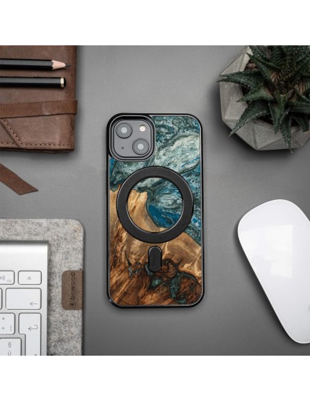 Medinis ir dervos dėklas iPhone 15 MagSafe Bewood Unique Planet Earth - mėlynai žalias Medinis ir dervos dėklas iPhone 15 MagSafe Bewood Unique Planet Earth - mėlynai žalias