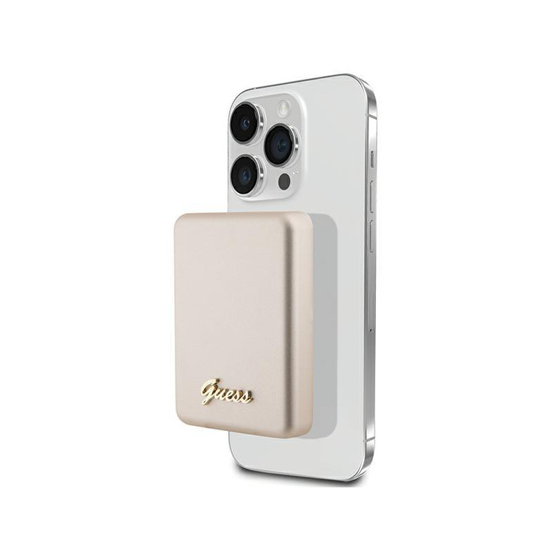 Guess MagSafe Metal Script Logo indukcinis maitinimo blokas 15W 5000mAh - auksinis Guess MagSafe Metal Script Logo indukcinis maitinimo blokas 15W 5000mAh - auksinis