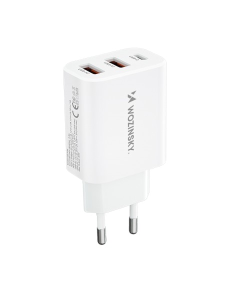 Wozinsky CWCUCW 30W USB-C / 2 x USB-A sieninis įkroviklis - baltas Wozinsky CWCUCW 30W USB-C / 2 x USB-A sieninis įkroviklis - baltas