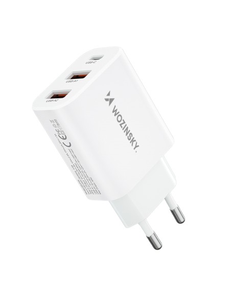 Wozinsky CWCUCW 30W USB-C / 2 x USB-A sieninis įkroviklis - baltas Wozinsky CWCUCW 30W USB-C / 2 x USB-A sieninis įkroviklis - baltas