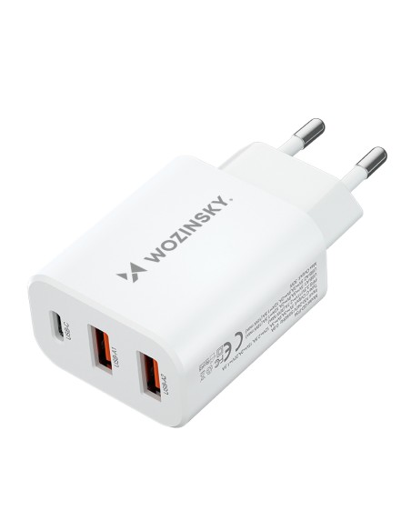 Wozinsky CWCUCW 30W USB-C / 2 x USB-A sieninis įkroviklis - baltas Wozinsky CWCUCW 30W USB-C / 2 x USB-A sieninis įkroviklis - baltas
