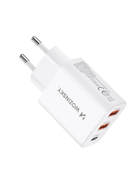 Wozinsky CWCUCW 30W USB-C / 2 x USB-A sieninis įkroviklis - baltas Wozinsky CWCUCW 30W USB-C / 2 x USB-A sieninis įkroviklis - baltas