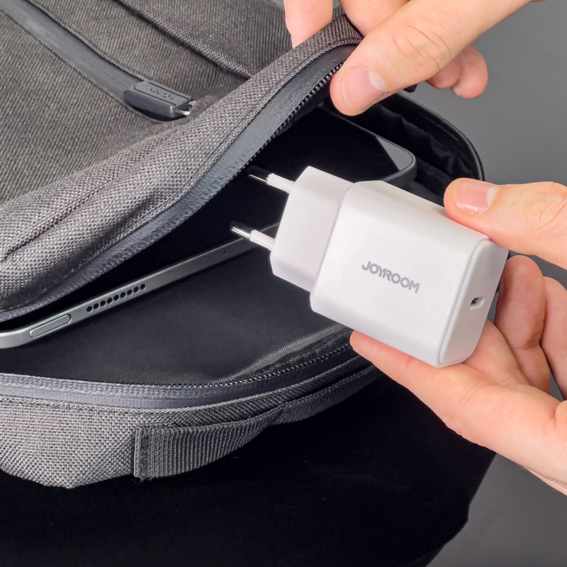 Ładowarka sieciowa Joyroom JR-TCF06 USB-C PD 20W + kabel USB-C - biała