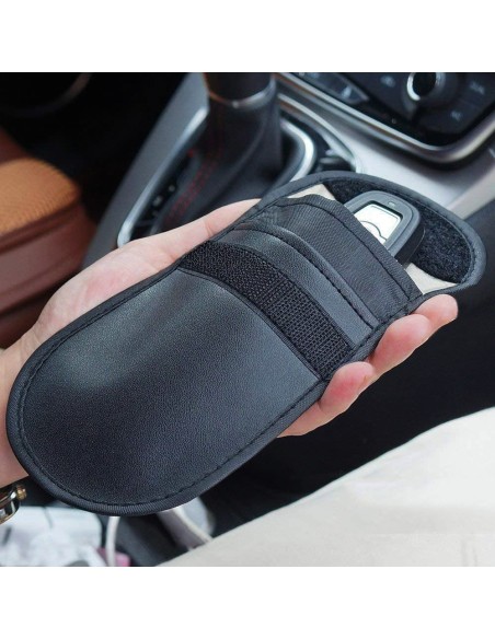 Apsaugos nuo vagystės dėklas automobilio raktams Faraday narvas 14x10cm juodas
 
Apsaugos nuo vagystės dėklas automobilio raktams Faraday narvas 14x10cm juodas