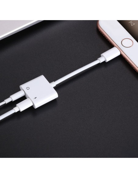 iPhone Lightning - 2x Lightning white ausinių skirstytuvo adapteris
 
iPhone Lightning - 2x Lightning white ausinių skirstytuvo adapteris