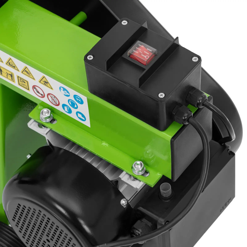 Medienos skaldymo smulkintuvas elektrinis sk. 30cm 6t 750W