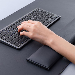 
„MagPro Series II“ nešiojamojo kompiuterio stalo padėklas su riešo atrama + belaidžiu įkrovikliu – juoda
