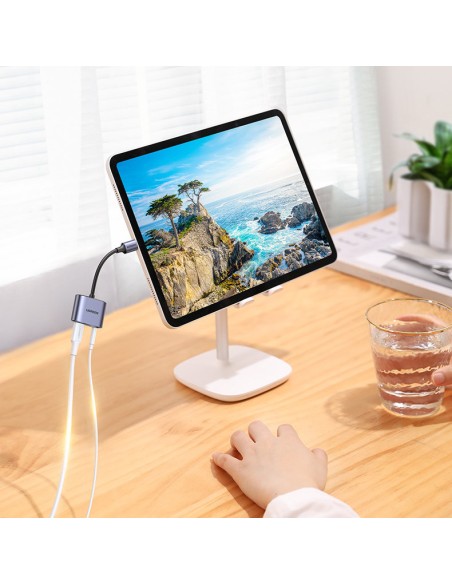 USB-C – USB-C + 3,5 mm mini lizdo garso adapteris – pilkas
 
USB-C – USB-C + 3,5 mm mini lizdo garso adapteris – pilkas