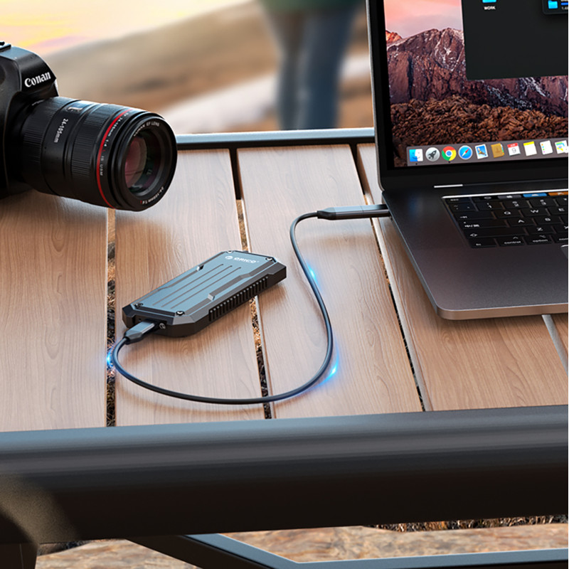 OXS2C3-G2 M.2 NVMe / SATA SSD USB-C sustiprinta taktinio disko vieta – pilka