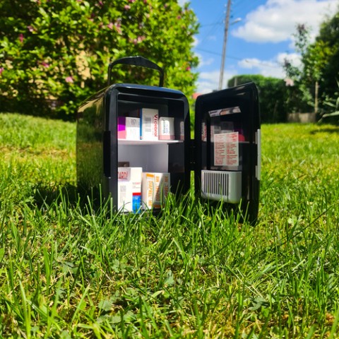 4L kelioninis šaldytuvas - juodas