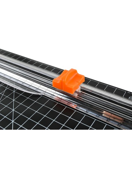 Popierinė giljotina – trimeris