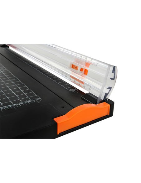 Popierinė giljotina – trimeris