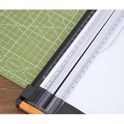 Popierinė giljotina – trimeris