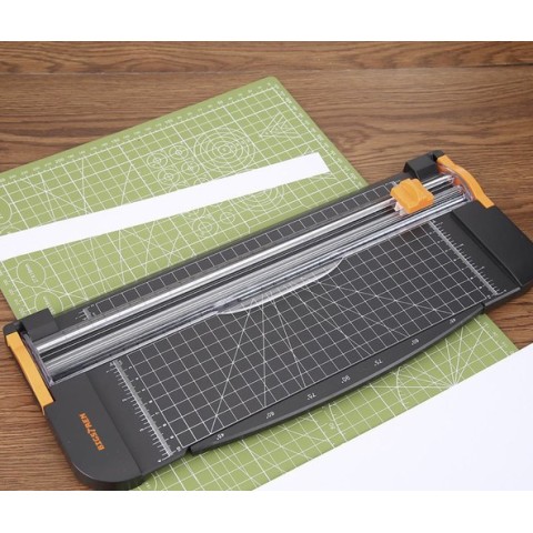 Popierinė giljotina – trimeris