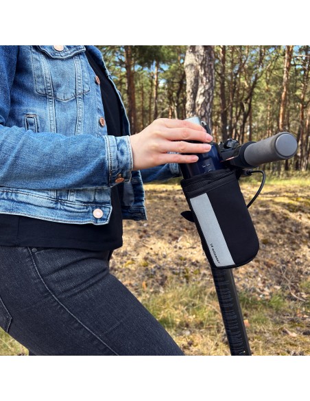 Terminio vandens buteliuko maišelis dviračiui ar paspirtukui 1 l juodas