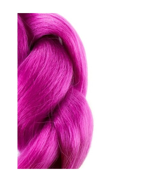 Sintetiniai plaukai kasose – violetiniai