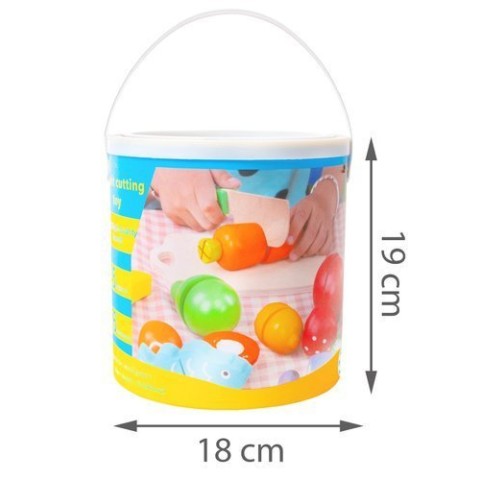 Daržovės pjaustymui mediniame kibire