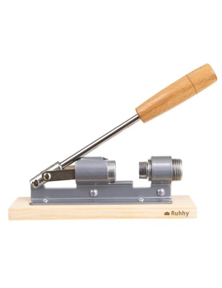 Spragtukas ant stovo