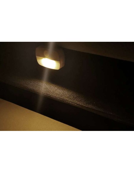 Izoxis 22090 LED naktinė lempa su judesio jutikliu