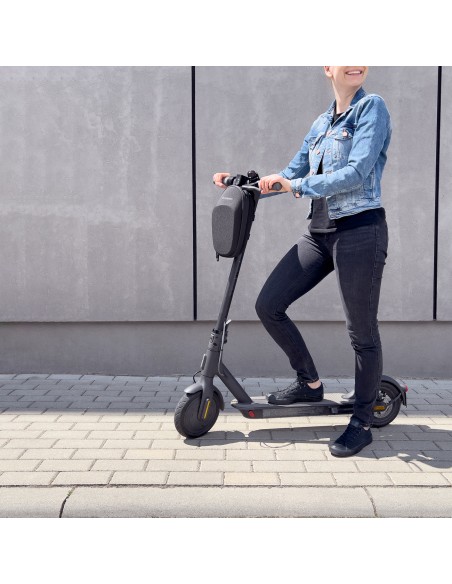 Vandeniui atsparus paspirtuko rankenos krepšys, 4L juodas