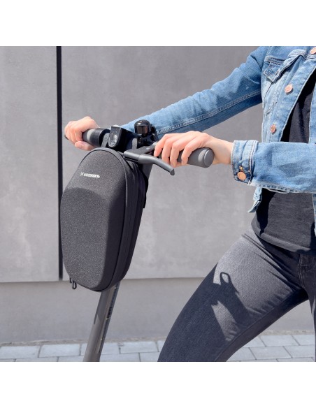 Vandeniui atsparus paspirtuko rankenos krepšys, 4L juodas