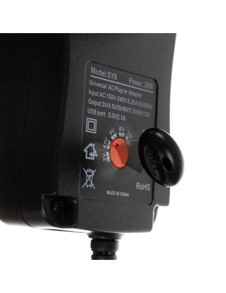 „Izoxis 26106“ universalus maitinimo šaltinis