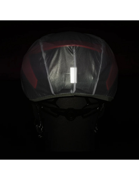 
Juodas dviračio šalmo uždangalas nuo lietaus
